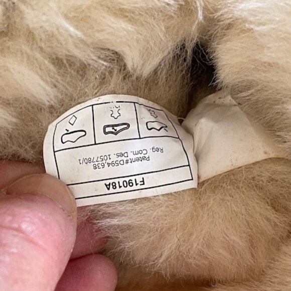 UGG Bailey Button UGG Charm Chestnut Brown Sheepskin Boots Size 6 - Picture 15 of 16